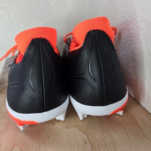 Adidas PREDATOR LEAGUE SOCK FG Cblack/Ftwwht/Solred Soccer Cleats IG7772 - Picture 4 of 11